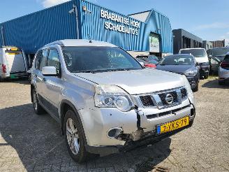 damaged passenger cars Nissan X-trail 2.0 DCI VAN 110KW 4-WD DPF 2010/12