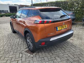 Damaged car Peugeot e-2008 Peugeot e-2008 EV Style 50 kWh rijdbaar rijbereik 335 km nieuwprijs  € 40000 2023/7
