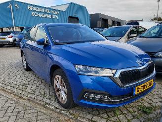skadebil auto Skoda Octavia Skoda Octavia Combi 1.5 E hybride -TSI Business Edition Plus 2024/3