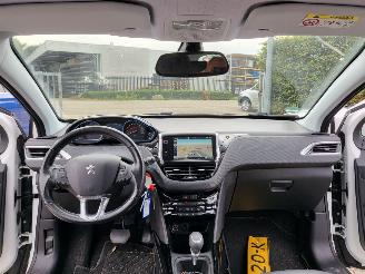 Peugeot 2008 AUTOMAAT Peugeot 2008 1.2 PureTech Allure 69000KM  RIJDBAAR picture 4