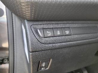 Damaged car Peugeot 2008 AUTOMAAT  2008 1.2 PureTech Allure 1e eigenaar DE MOOISTE VAN NEDERLAND 2016/7