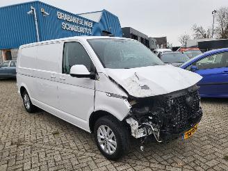 krockskadad bil bedrijf Volkswagen Transporter T 6 LANG   2.0 TDI 150 pk 6 bak L2 28 Comfortline 2022/11