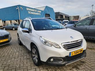škoda osobní automobily Peugeot 2008 AUTOMAAT  1.6 VTi  Allure leer,pann,navi, rijdbaar 2015/4