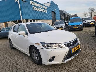 Voiture accidenté Lexus Ct Lexus CT 200h 25th edition rijdbaar 2015/12