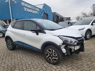 Coche accidentado Renault Captur AUTOMAAT 24000 KM UNIEK Captur 1.2 TCe Wave 2017/5