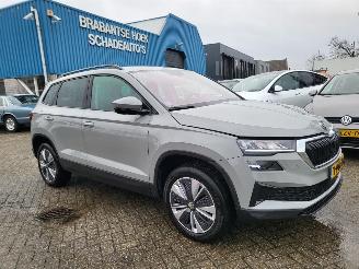 krockskadad bil auto Skoda Karoq Karoq 1.5 TSI ACT Business Edition Plus rijdbaar nwpr € 44000 2023/9