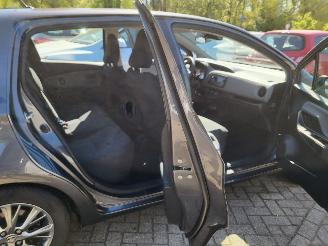 Toyota Yaris 1.0 VVT-i Active  Cool 5drs  rijdbaar picture 8