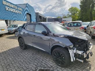 Coche accidentado Peugeot 2008 2008 1.2 Hybrid autom 136 GT  € 40 000 NW 2024/10