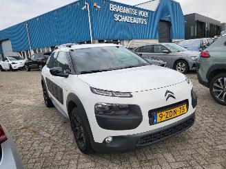 Damaged car Citroën C4 cactus C4 Cactus 1.2 VTi Shine rijdbaar 2015/2