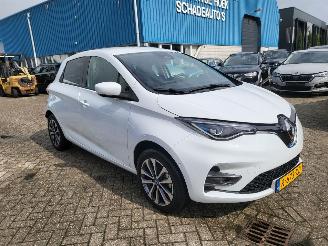 Schadeauto Renault Zoé incl accu INTENSE  51 KW met CCS lader  8000 km GEEN SCHADE technisch probleem 2020/6
