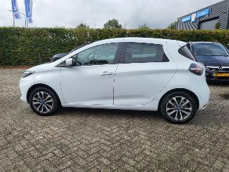Renault Zoé incl accu INTENSE  51 KW met CCS lader  8000 km GEEN SCHADE technisch probleem picture 12