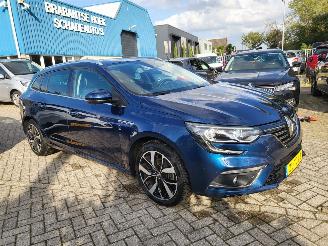 krockskadad bil auto Renault Mégane Estate 1.3 TCe Bose  rijdbare motorschade 2019/6