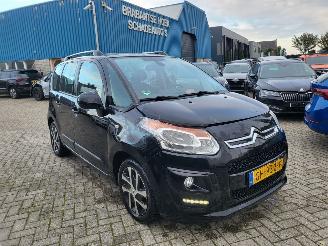 Schadeauto Citroën C3 C3 Picasso 1.2 PureTech Tendance 110 pk  rijdbaar 2015/7