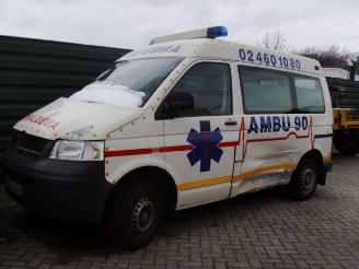 damaged passenger cars Volkswagen Transporter t 5  1.9 tdi ambulance 2006/3