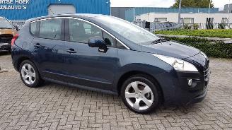 Vaurioauto  passenger cars Peugeot 3008 1.6  16v 88 kw MPV  ACTIVE 2012/7