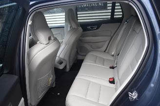 Volvo V-60 2.0 B3 Momentum Business 163Pk *Navi/Clima/Leder/Stoelverwarming picture 6