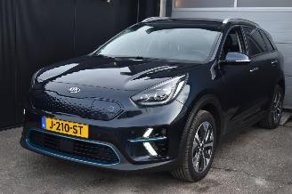 krockskadad bil auto Kia Niro 64Kwh Executive line 204Pk SOH 100% 3FASE *Navi/Clima/Leder/Camera/Stoelverwarming 2020/10