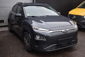 Hyundai Kona 64Kwh Premium 204Pk *Navi/Clima/Camera/Leder/Stoelverwarming picture 2