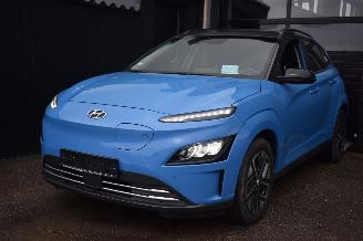 Vaurioauto  passenger cars Hyundai Kona 39Kwh Comfort 136Pk Soh 100% 3FASE *Navi/Clima/Camera/Stoelverwarming/Head up 2021/6