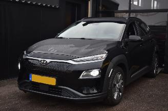 skadebil auto Hyundai Kona 64Kwh Premium 204Pk 3FASE SOH 100% Navi/Clima/Camera/Leder/Stoelverwarming 2020/12