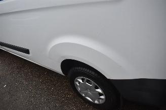 Ford Transit Custom 300 2.2 TDCI 125Pk L2H1 9 Personen *Airco/Navi picture 17