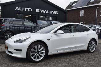 damaged passenger cars Tesla Model 3 60KWh Standard Range RWD Plus 238Pk *Navi/Clima/Camera/Panorama/Leder/Stoelverwarming 2019/1