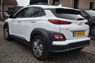 Hyundai Kona 64Kwh EV Limeted 204Pk 3FASE 100% SOH *Navi/Clima/Leder/Camera/Stoelverwarming picture 4
