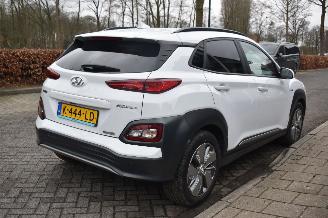 Hyundai Kona 64Kwh EV Limeted 204Pk 3FASE 100% SOH *Navi/Clima/Leder/Camera/Stoelverwarming picture 3