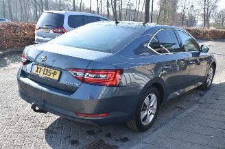 Skoda Superb 2.0 Tdi Business Edition 150Pk *Navi/Clima/Camera/Stoelverwarming/Camera/Xenon picture 3
