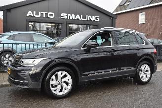 Vaurioauto  passenger cars Volkswagen Tiguan 1.5 Tsi Life Business 150Pk *Navi/Clima/Camera/Stoelverwarming 2023/2