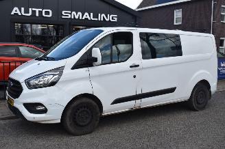 krockskadad bil bedrijf Ford Transit Custom 320 2.0 TDCI L2H1 Trend  Dubbel Cabine 170Pk *Airco/Navi/Camera 2022/3