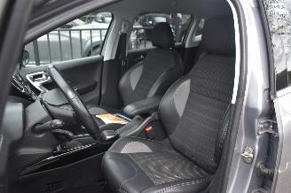 Peugeot 2008 1.2 Puretech GT-Line 110Pk *Navi/Clima/Camera picture 7