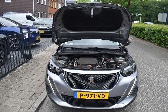 Peugeot e-2008 50Kwh Allure Pack 90% SOH 3FASE *Navi/Clima/Camera picture 14