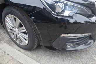 Peugeot 308 1.2 Puretech Allure 131Pk *Navi/Clima picture 19