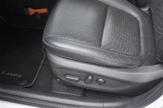 Hyundai Kona 64Kwh Premium  204Pk 97%SOH *Navi/Clima/Camera/Leder/Stoelverwarming picture 11