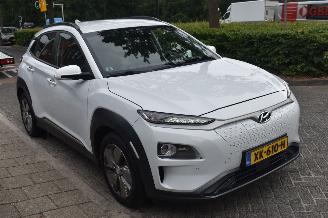 Hyundai Kona 64Kwh Premium  204Pk 97%SOH *Navi/Clima/Camera/Leder/Stoelverwarming picture 2