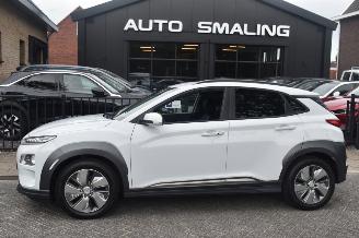 Schadeauto Hyundai Kona 64Kwh Premium  204Pk 97%SOH *Navi/Clima/Camera/Leder/Stoelverwarming 2019/3
