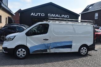 krockskadad bil bedrijf Renault Trafic 2.0 Dci 110Pk T30 L2H1 Work Edition *Navi/airco 2023/5