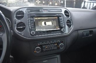 Volkswagen Tiguan 2.0 Tdi R-Line Edition 140Pk *Navi/Airco/Panorama picture 8