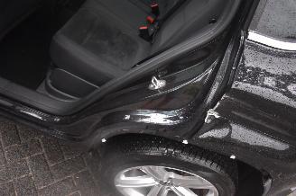 Volkswagen Tiguan 2.0 Tdi R-Line Edition 140Pk *Navi/Airco/Panorama picture 16
