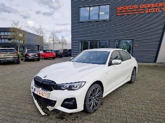 krockskadad bil bedrijf BMW 3-serie 320i AUTOM / M-PAKKET / 33 DKM 2019/5