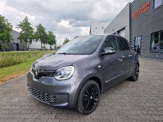 Renault Twingo Z.E. R80 Urban Night Camera / Navigatie / Airco ECC / Park.sensoren / 16\" LMV picture 1