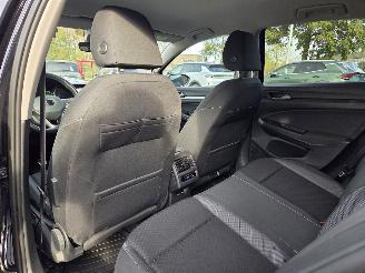 Volkswagen Golf STYLE / NAVI / CAMERA / STOELVERW /20 DKM picture 16