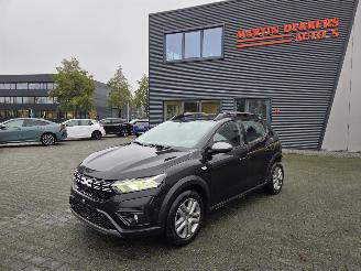 damaged passenger cars Dacia Sandero 0.9 TCe STEPWAY / NAVI / CAMERA 2023/3