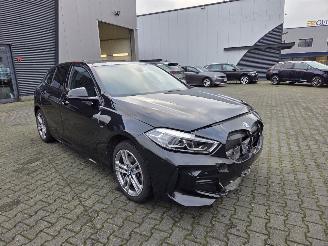 krockskadad bil auto BMW 1-serie 116i M-SPORT AUTOMAAT  / PANO / 33 DKM 2023/6