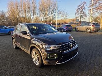 Volkswagen T-Roc 1.5-110kw / AUTOM / NAVI / CAMERA / STOELVERW picture 2