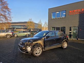 Volkswagen T-Roc 1.5-110kw / AUTOM / NAVI / CAMERA / STOELVERW picture 5