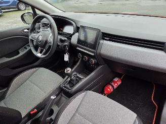 Renault Clio  picture 15