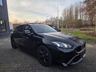 Voiture accidenté BMW 1-serie M-SPORT /AUTOM / PANO / HEAD UPP 2025/8