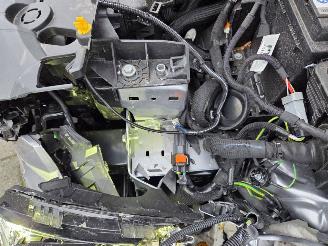 Peugeot 208 74kw ALLURE / CAMARA / NAVI picture 13